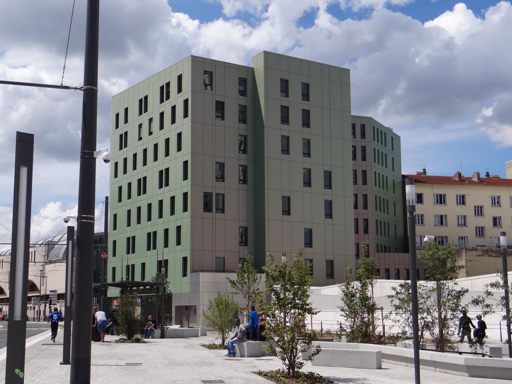 Fabrication et pose de façades en ossature bois réalisées à Lyon (69)